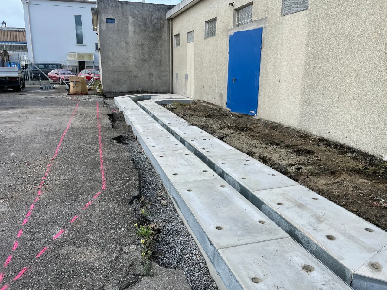 Pose de caniveaux techniques pour câbles HT - Chantiers de l'Atlantique